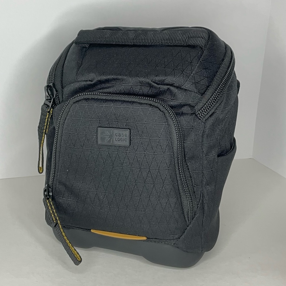 Case Logic camera case‎